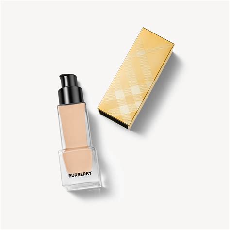 burberry fresh glow foundation pantip|Burberry ultimate glow foundation.